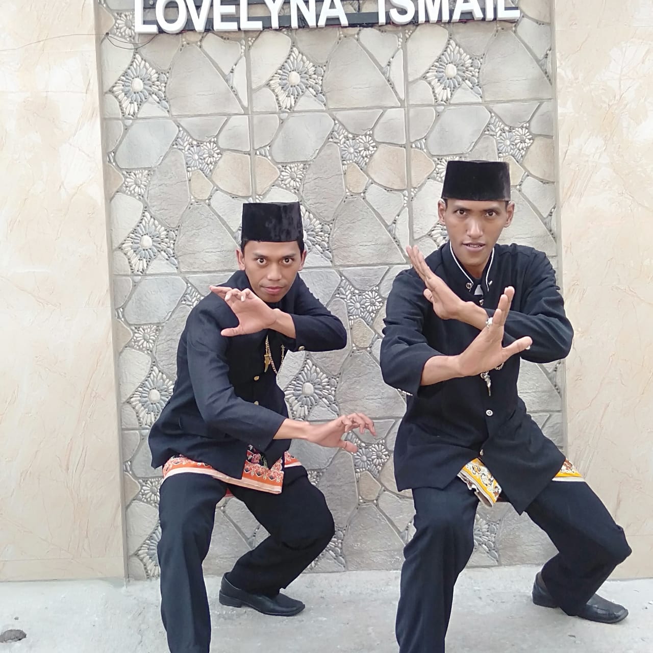 Begini Cara Sanggar Betawi Si Kumpi Mengajarkan Palang Pintu