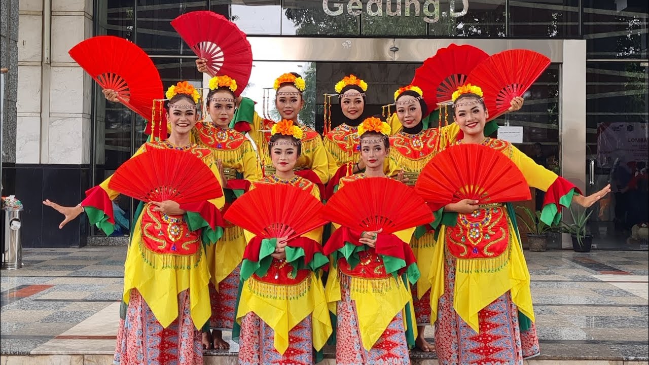 Pesona Keberanian Wanita Betawi dalam Tari Kembang Kipas