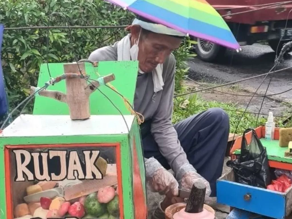 Rujak Bebek Betawi, Perpaduan Pedas Manis Menggugah Selera