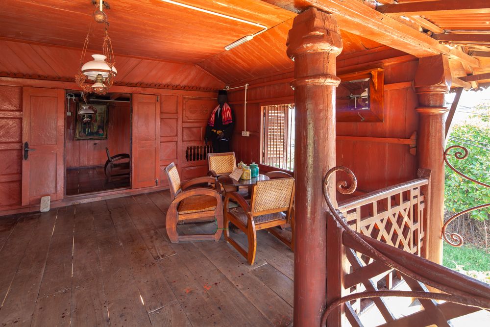 Bale-Bale Betawi: Jantung Rumah dan Pusat Keramahan